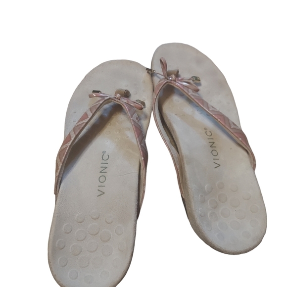 9 Vionic multicolored flip flop - Picture 2 of 5